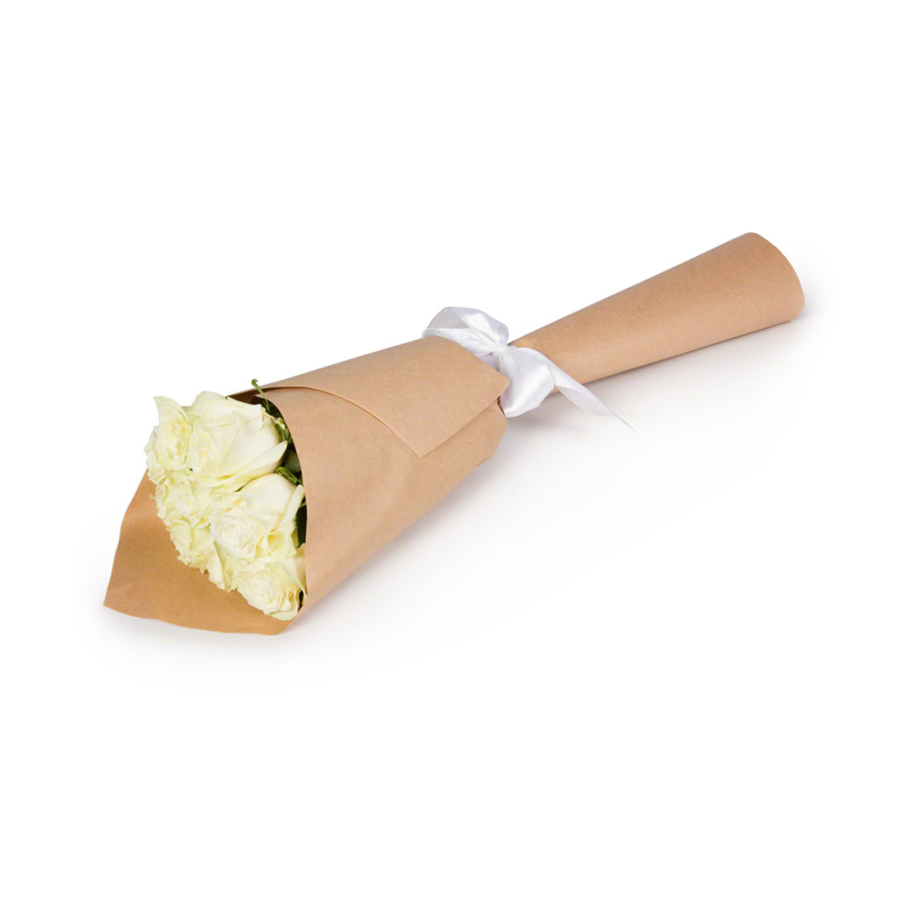 Букет из 9 белых роз в крафте