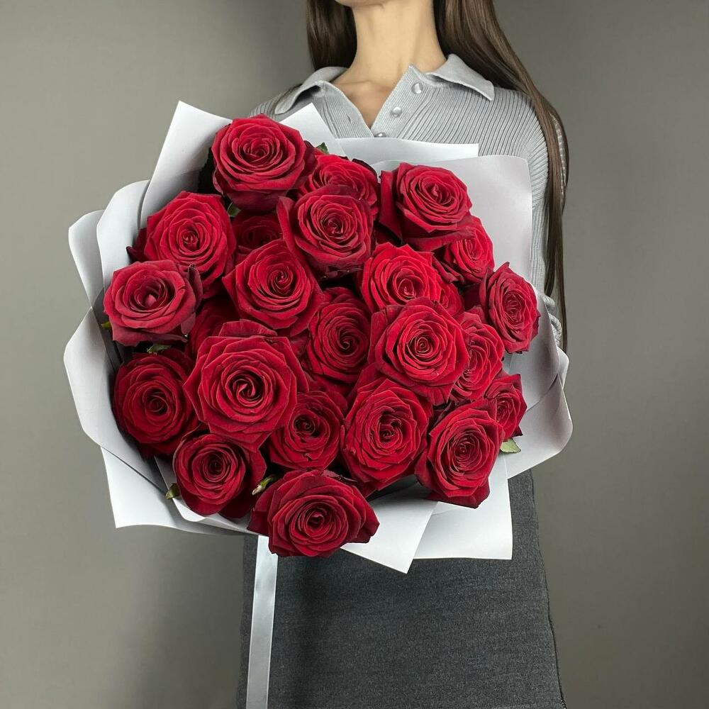 «Королевский бархат» – 25 роскошных красных роз из Эквадора  Адыгейск Республика Адыгея