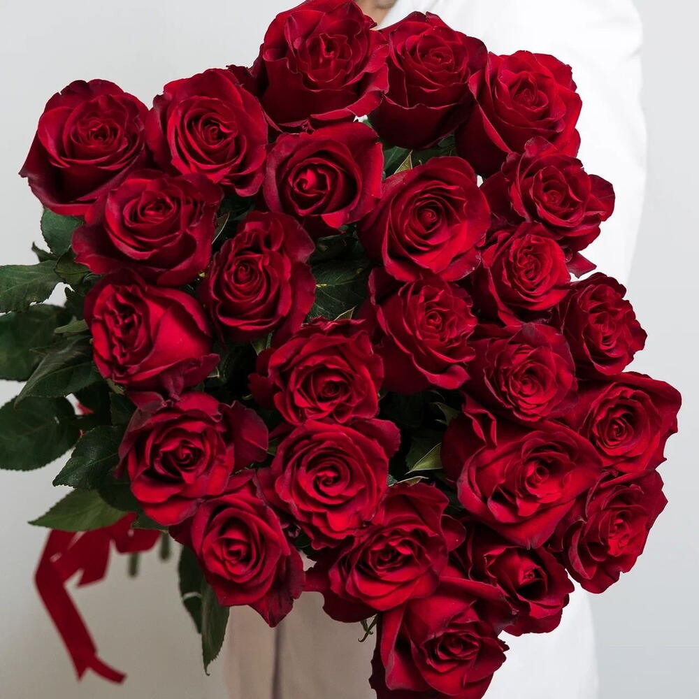 Роскошный букет «Эксплорер» – 25 красных роз для самых важных моментов Адыгейск Республика Адыгея