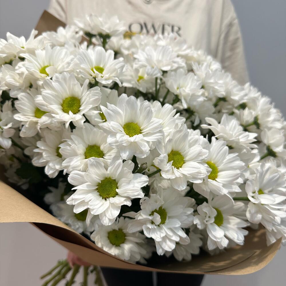 Букет «Летняя свежесть» – дыхание лета в белых хризантемах Адыгейск Республика Адыгея