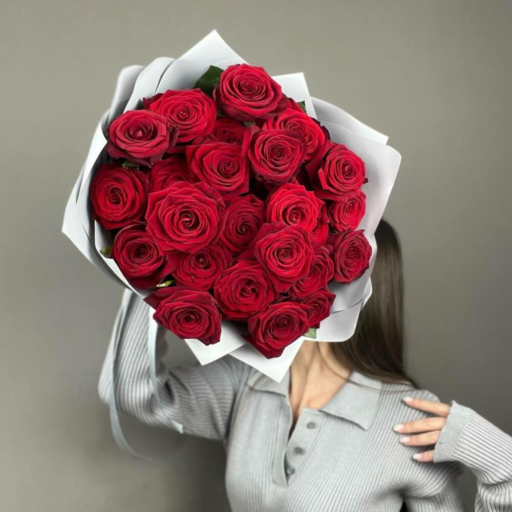 «Королевский бархат» – 25 роскошных красных роз из Эквадора  Адыгейск Республика Адыгея