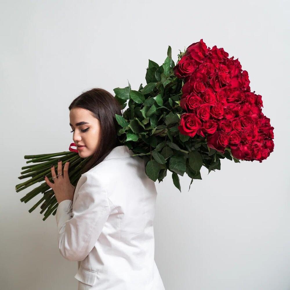 Роскошный букет из 51 красной розы – воплощение безграничной любви Адыгейск Республика Адыгея