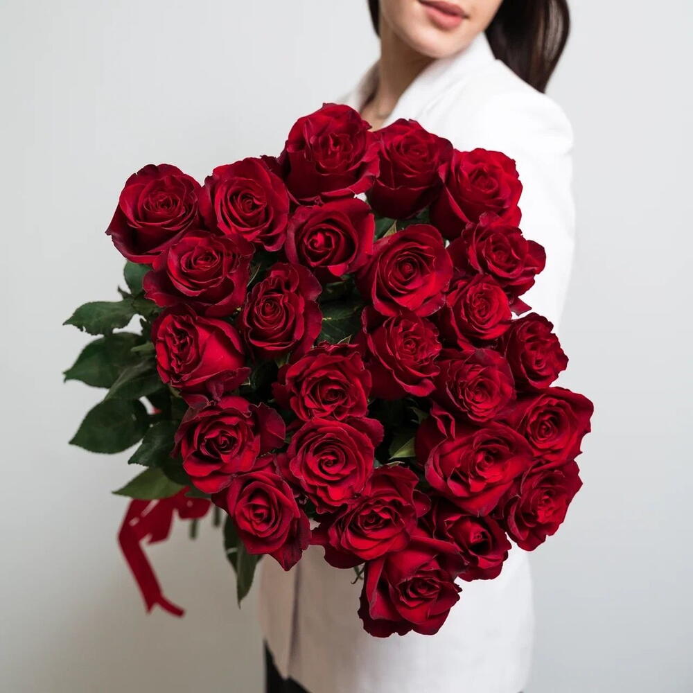 Роскошный букет «Эксплорер» – 25 красных роз для самых важных моментов Адыгейск Республика Адыгея