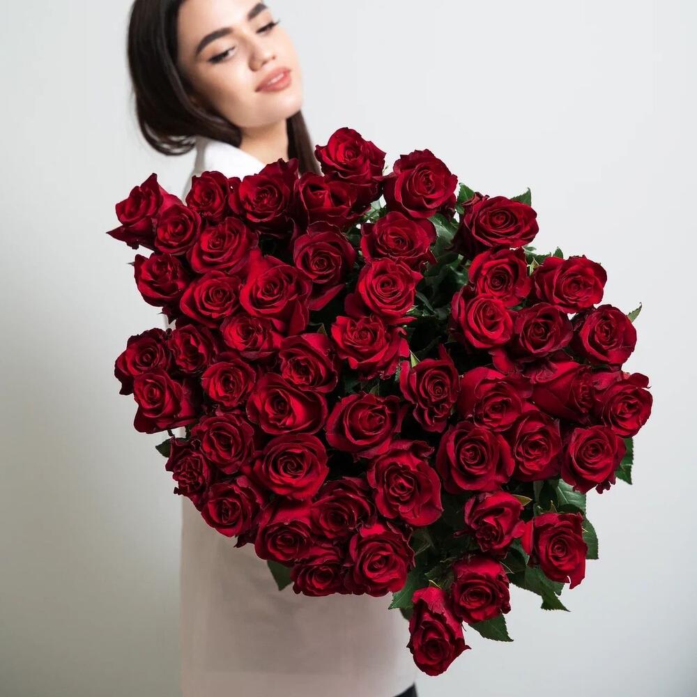 Роскошный букет из 51 красной розы – воплощение безграничной любви Адыгейск Республика Адыгея
