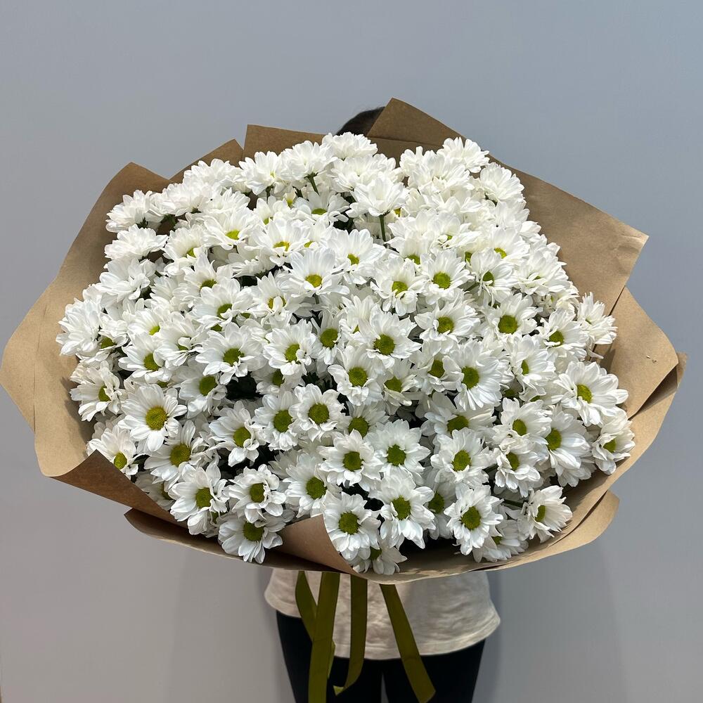 Букет «21 ромашка» – нежные белые кустовые хризантемы в натуральном стиле Адыгейск Республика Адыгея