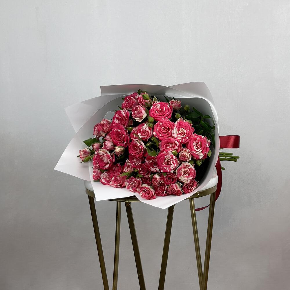 Букет «Фейерверк» – 9 пышных кустовых роз в огненной палитре Адыгейск Республика Адыгея